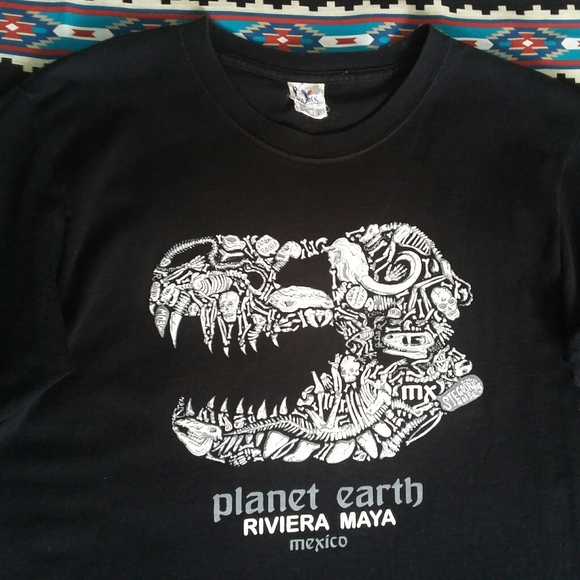 Dinosaur Skulls Graphic TShirt Riviera Maya Size M - Picture 3 of 3